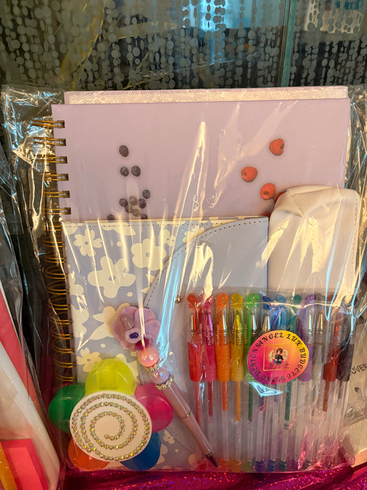 ￼￼ junk journaling kit